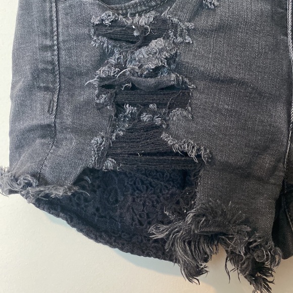 American Eagle Hi-Rise Shortie Black Jean Short Size 6 - Picture 2 of 7